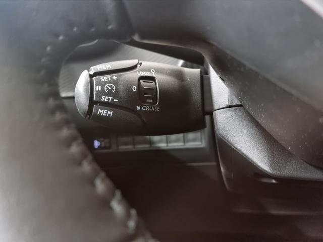 PEUGEOT 208 Hybrid 110 e-DCS6 STYLE