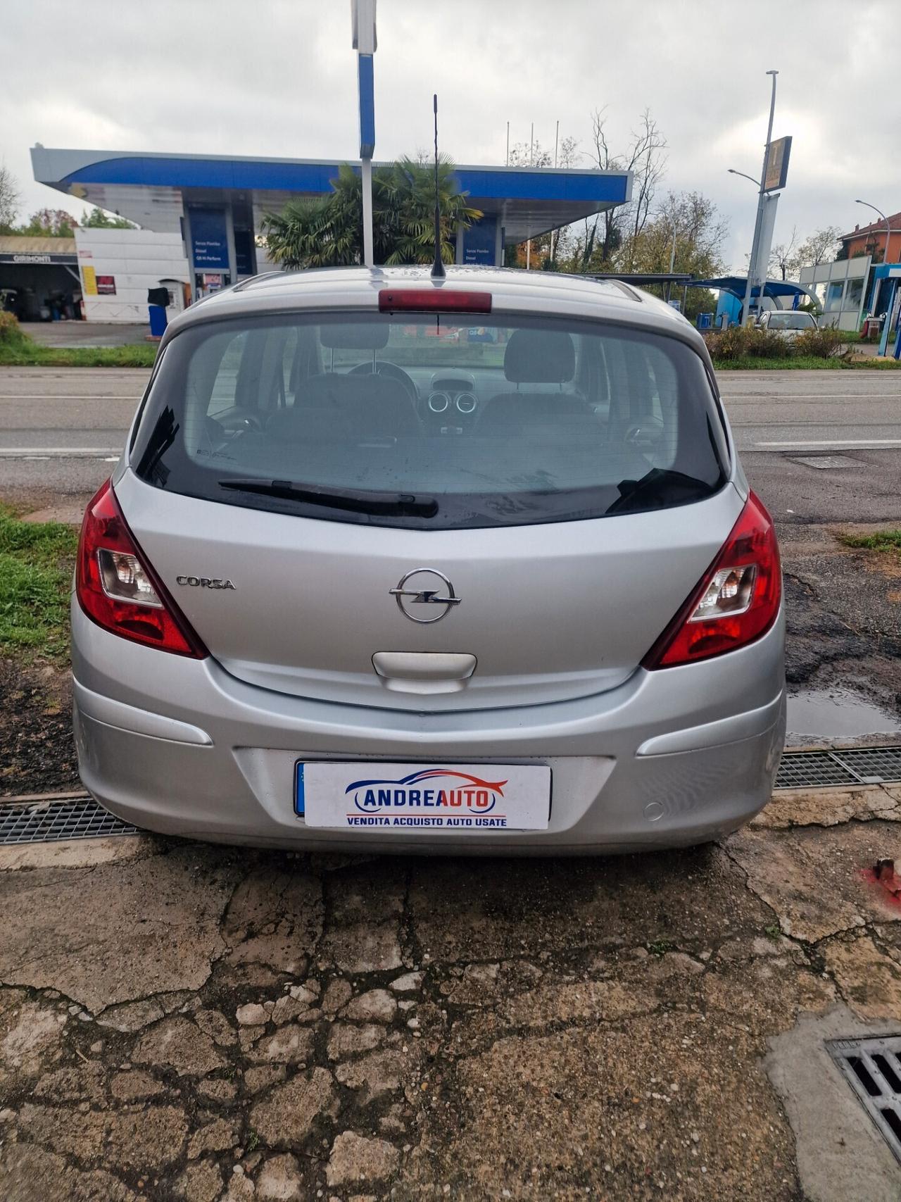 Opel Corsa 1.2 5 porte Club