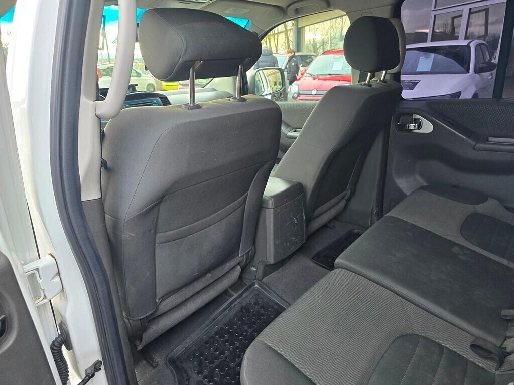 Nissan Navara 2.5 dCi 190CV "LE"