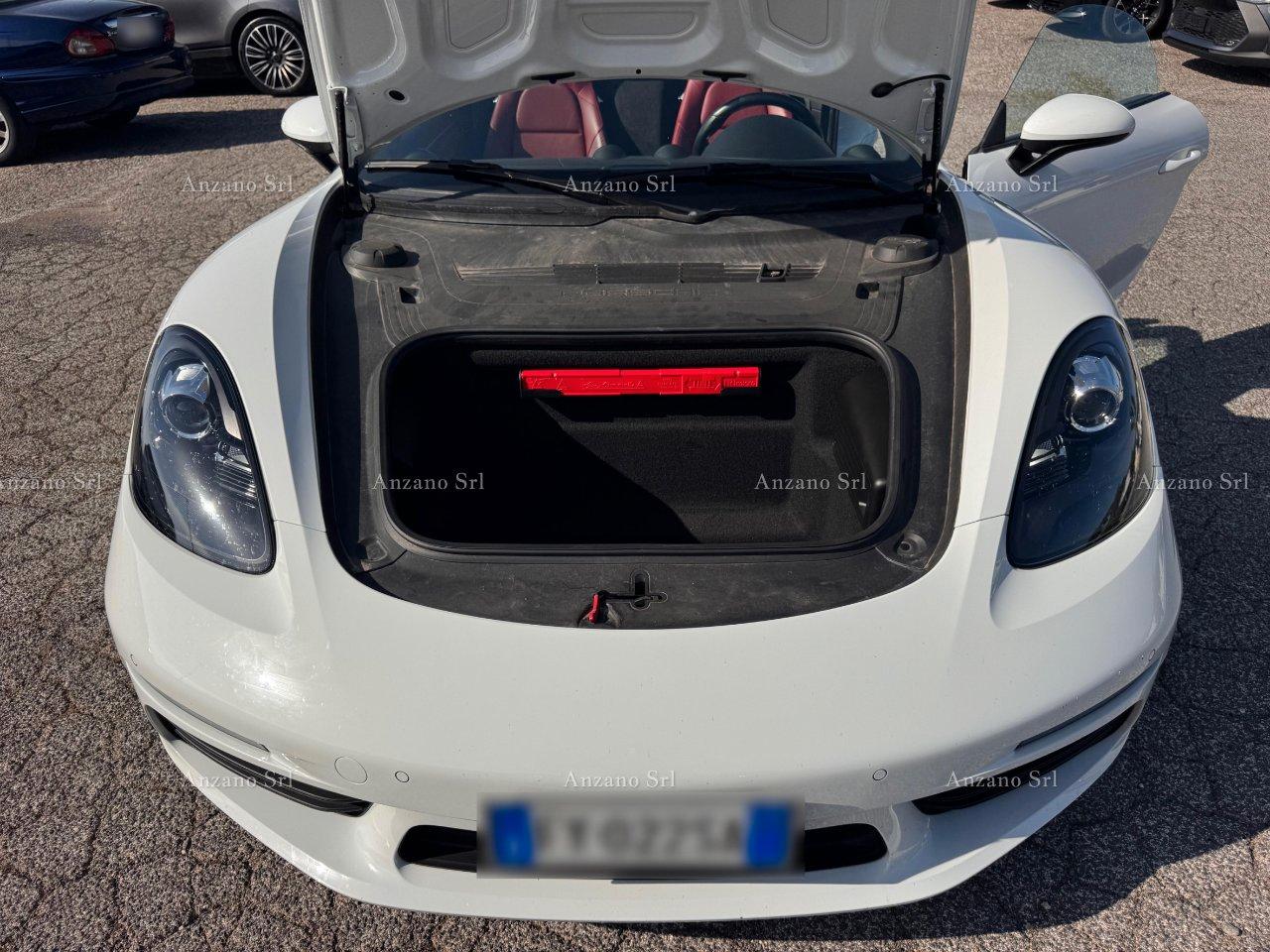 Porsche 718 Boxster 2.0 300cv pdk