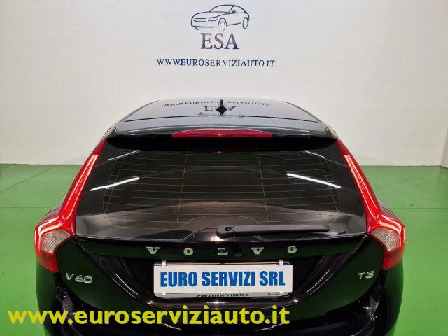 VOLVO V60 T3 Powershift Kinetic