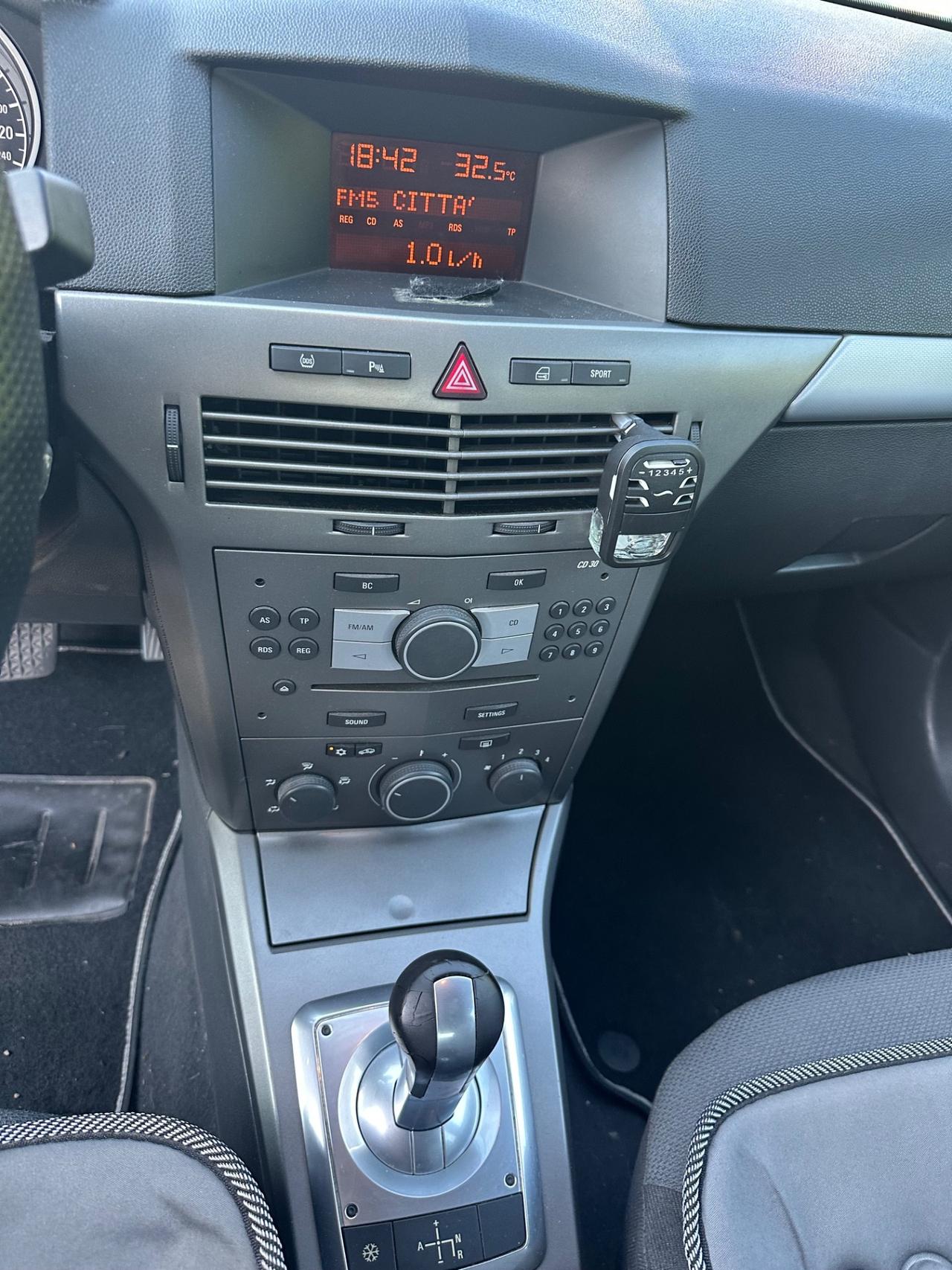 Opel Astra 1.6 BENZ 2007 AUTOMATICO