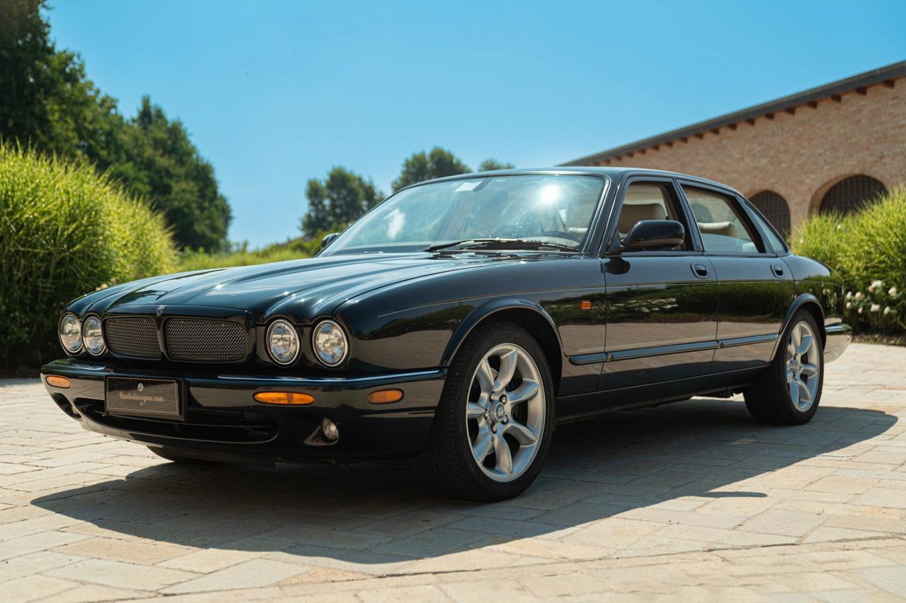 JAGUAR XJR - JAG00067