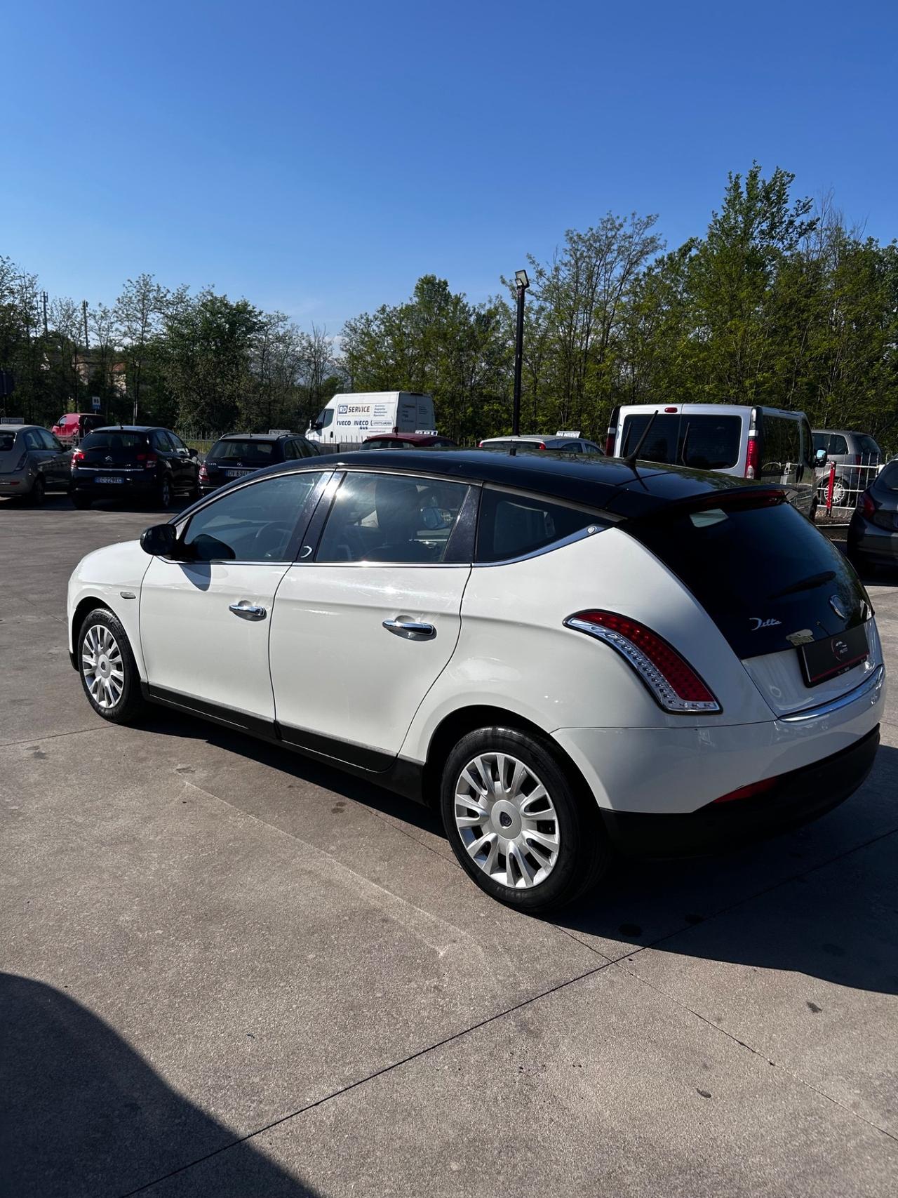 Lancia Delta 1.4 T-Jet 120 CV Silver