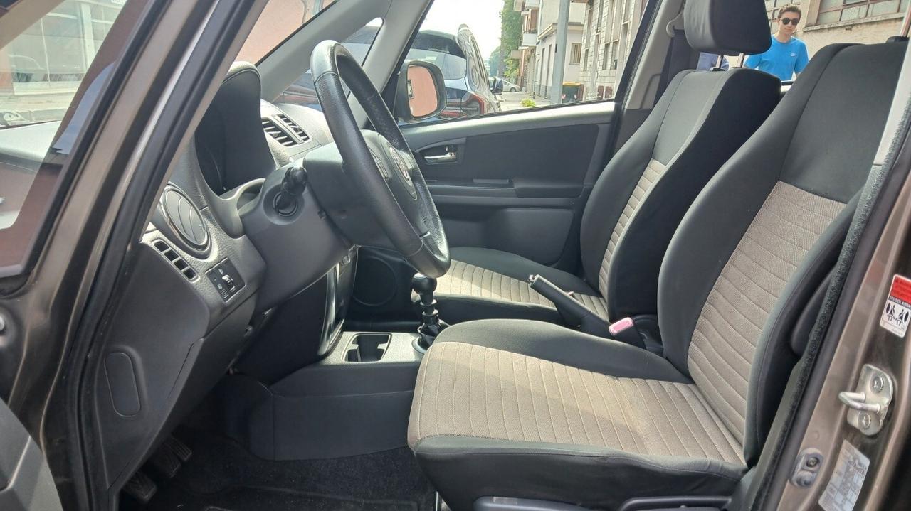 FIAT Sedici 4x4 2.000 MultiJet 136cv Km148.000