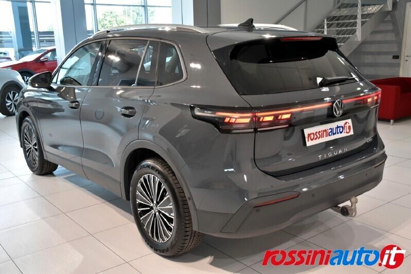 VOLKSWAGEN TIGUAN 1.5 ETSI 130 CV DSG LIFE + I.Q LED + R18 + GANCIO