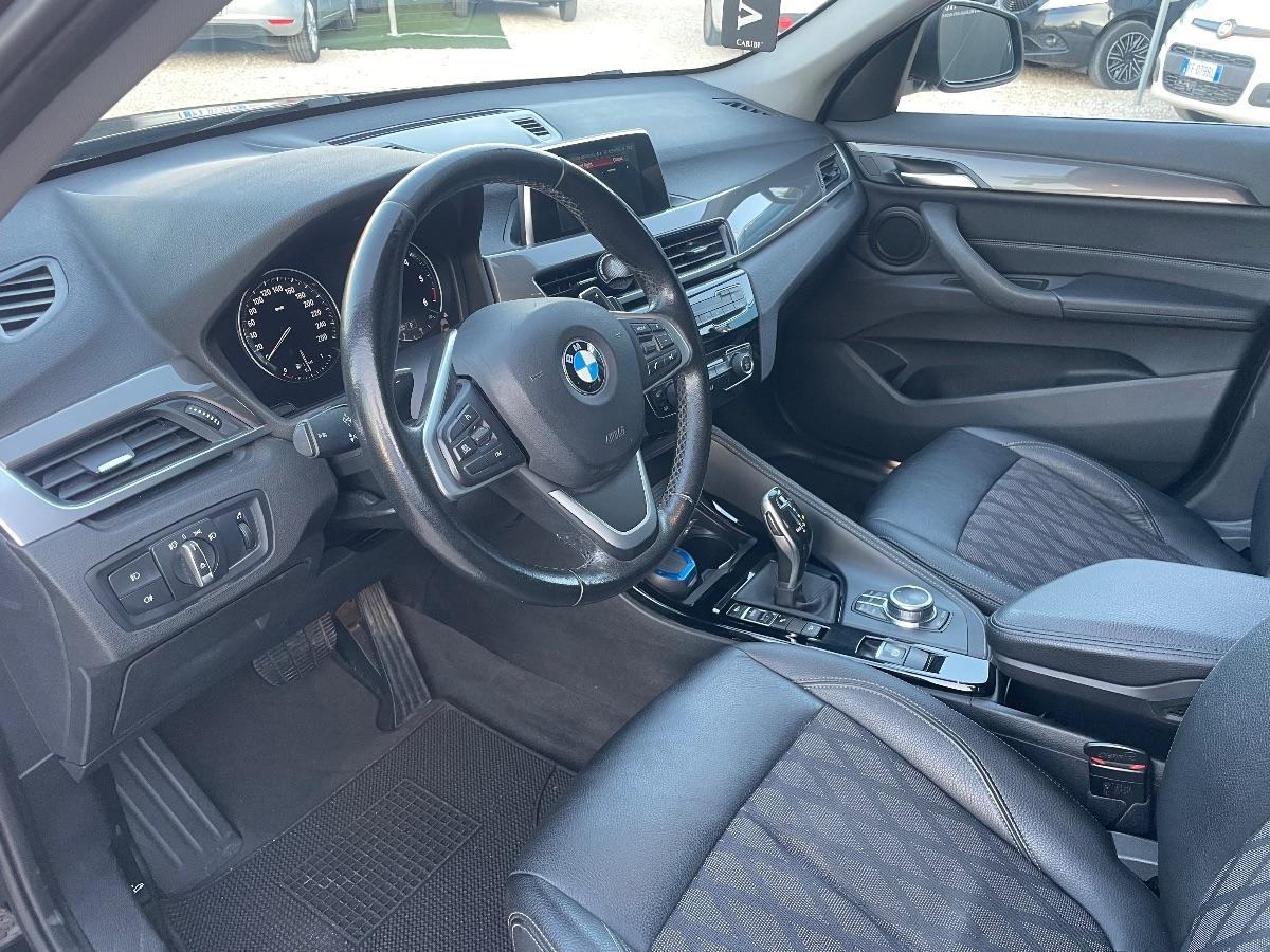 BMW - X1 - xDrive18d xLine