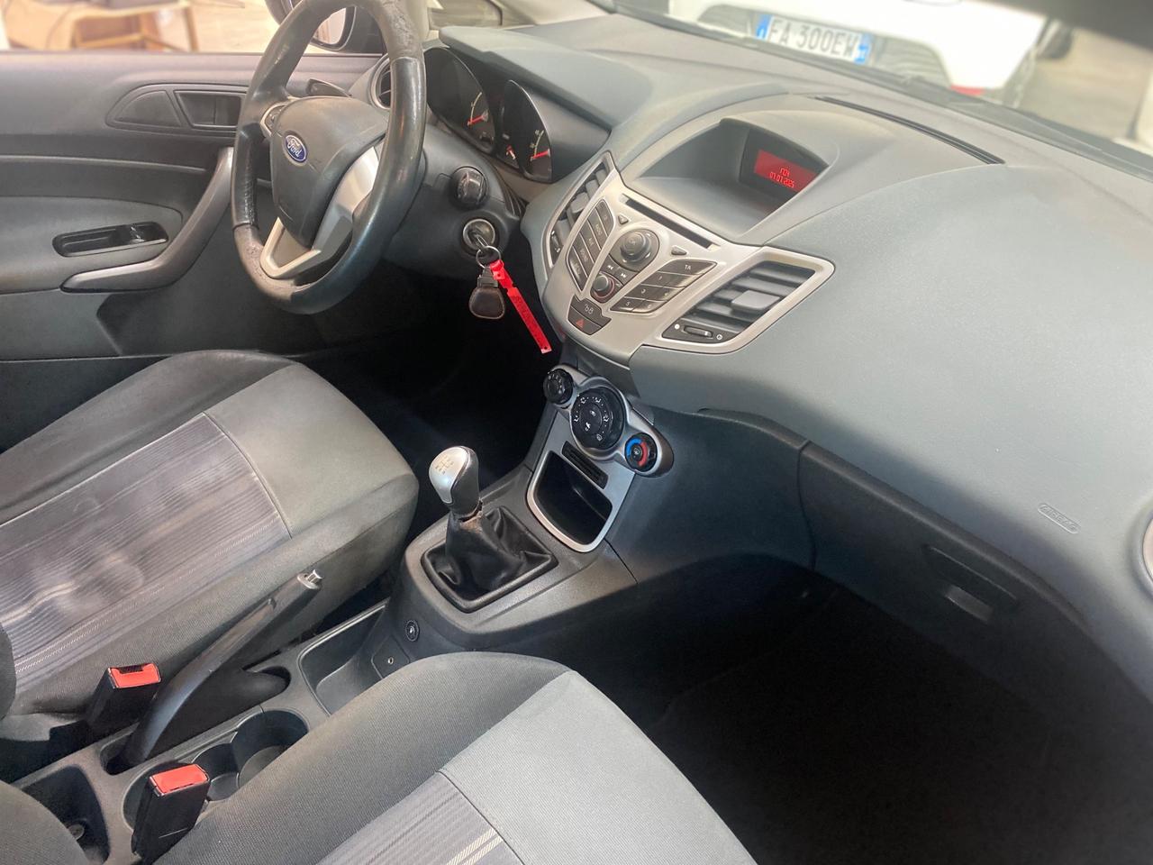 Ford Fiesta 1.4 5 porte Bz.- GPL Titanium