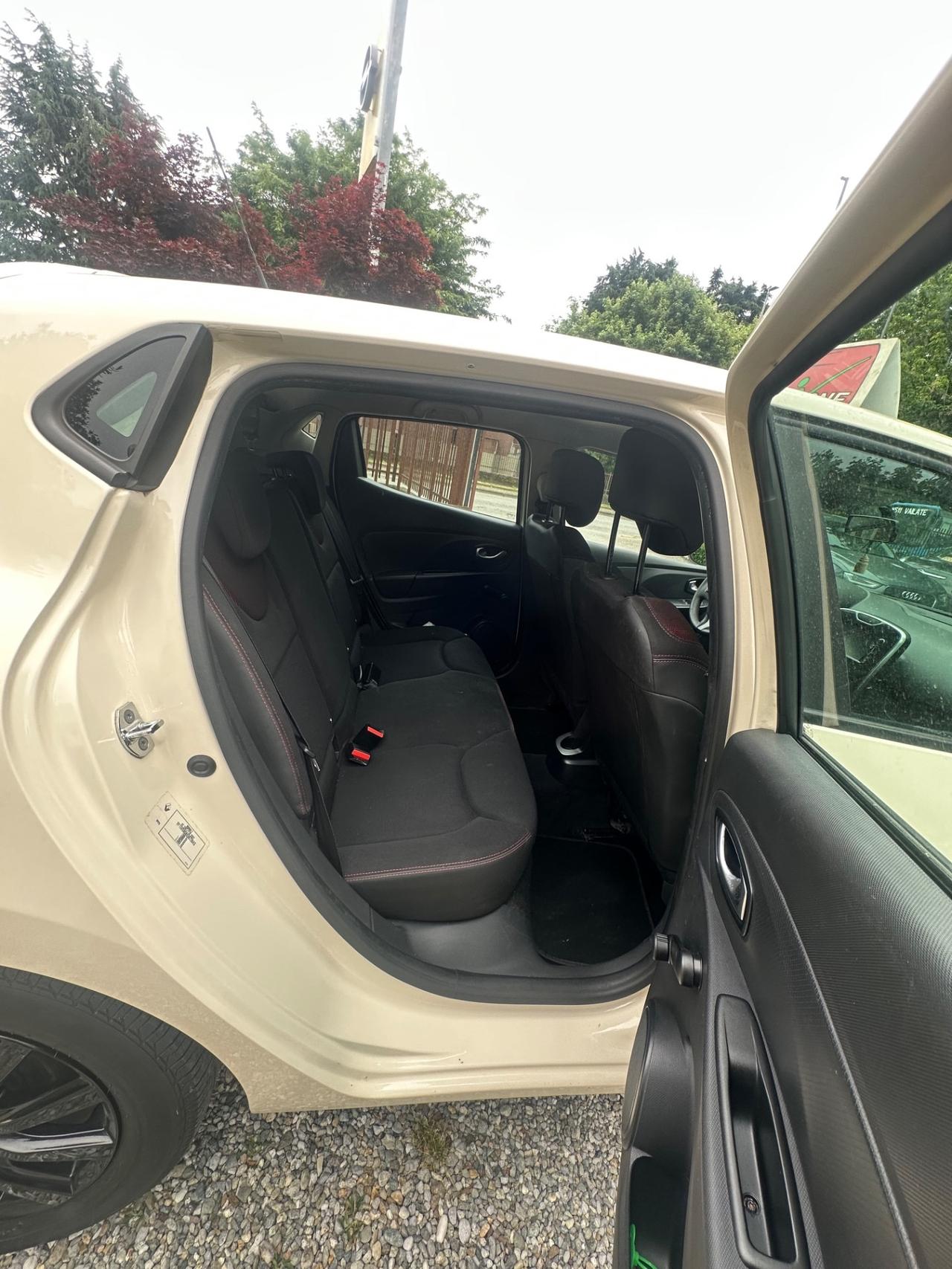 Renault Clio 1.2 75 CV 5 porte Duel