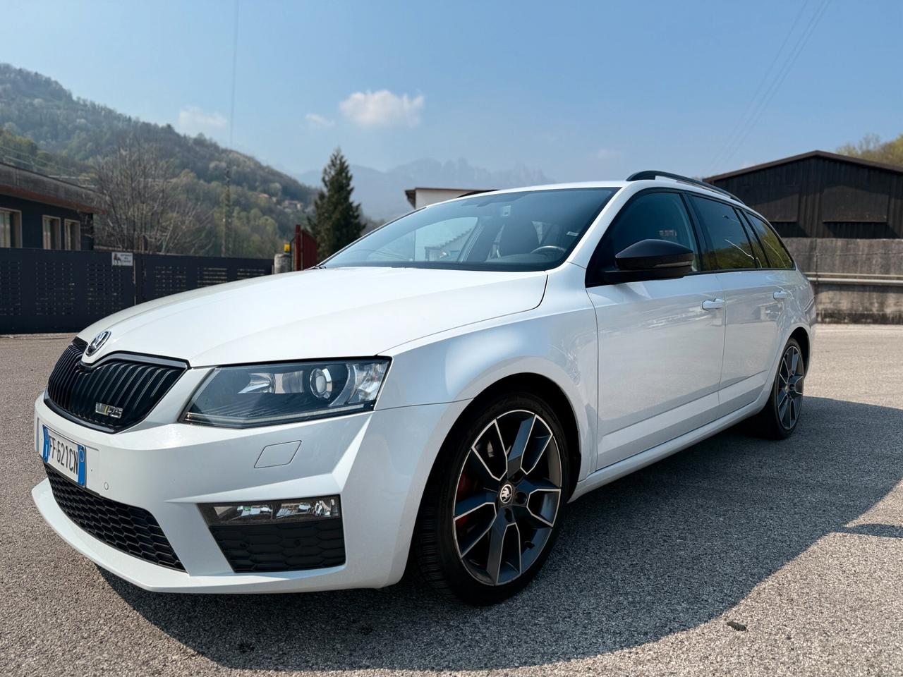 Skoda Octavia 2.0 TDI DSG Wagon RS E6 184CV