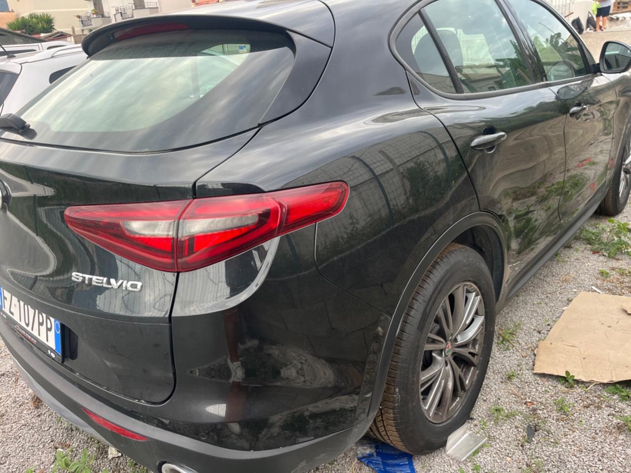Alfa Romeo Stelvio 2.2 Turbodiesel 210 CV AT8 Q4 Business