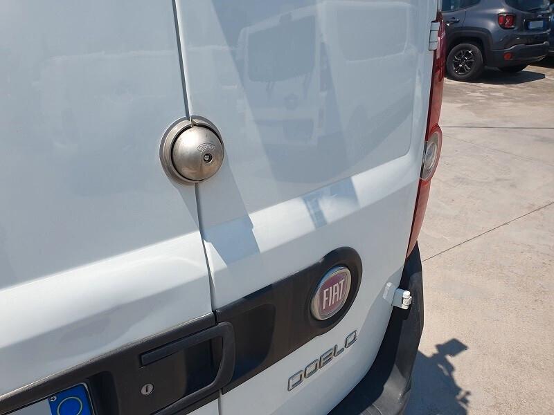 FIAT Doblò 1.6 MJ 105CV Cargo Scaffali B&M 09.2014