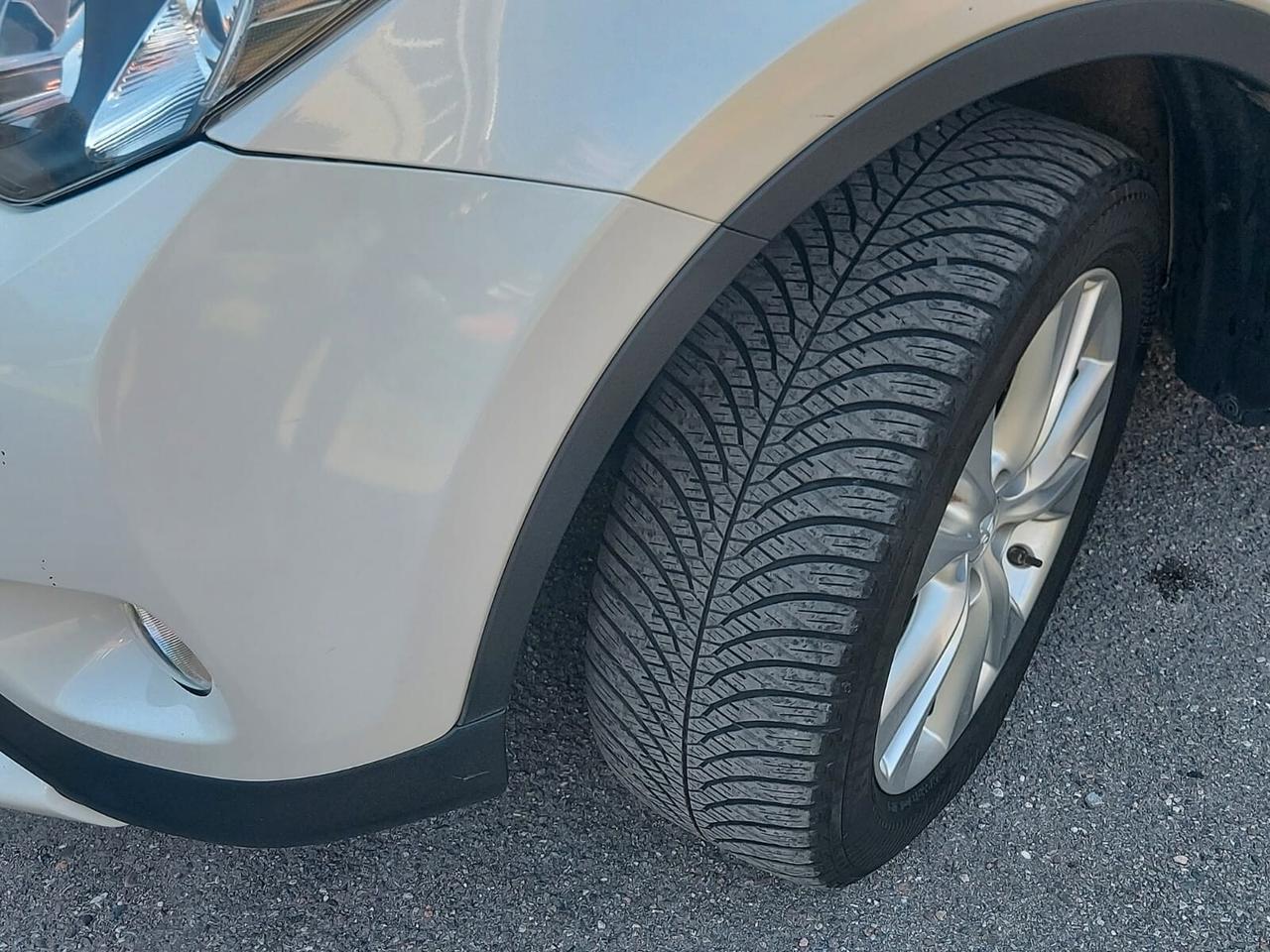 Toyota RAV 4 RAV4 2.2 D-CAT A/T 4WD Style White Ed.
