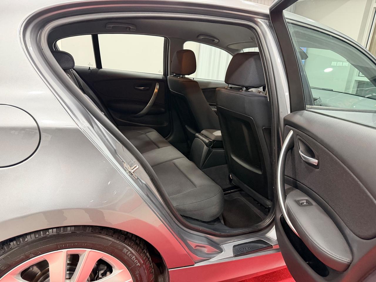 Bmw 118 118d 2.0 143CV cat 5 porte Attiva AUTOMATICA OK NEOPATENTATI