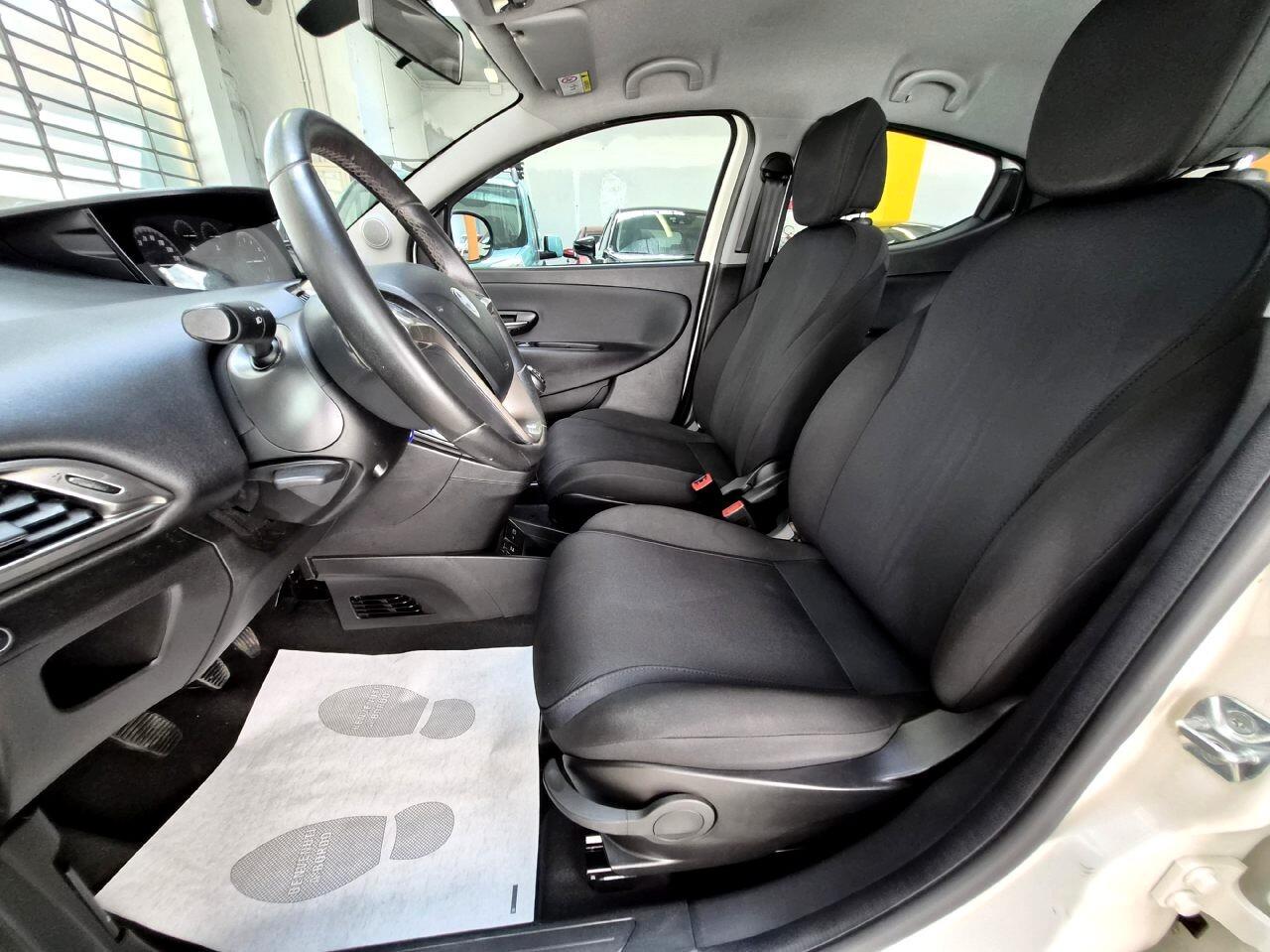 Lancia Ypsilon 1.2 GPL Gold