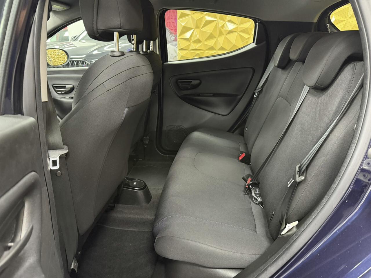Lancia Ypsilon 1.0 FireFly 5 porte S&S Hybrid Ecochic Silver
