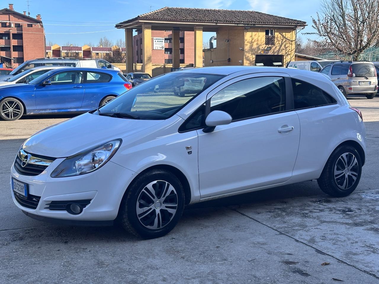 Opel Corsa 1.2 3 porte Sport Neopatentati unipro