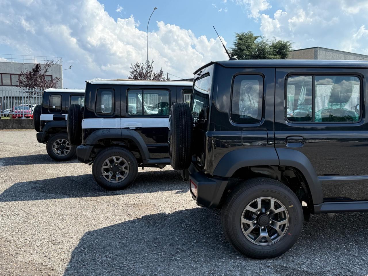 Suzuki Jimny 1.5 5 porte AUTOMATICO AUTOVETTURA IVA INCLUSA