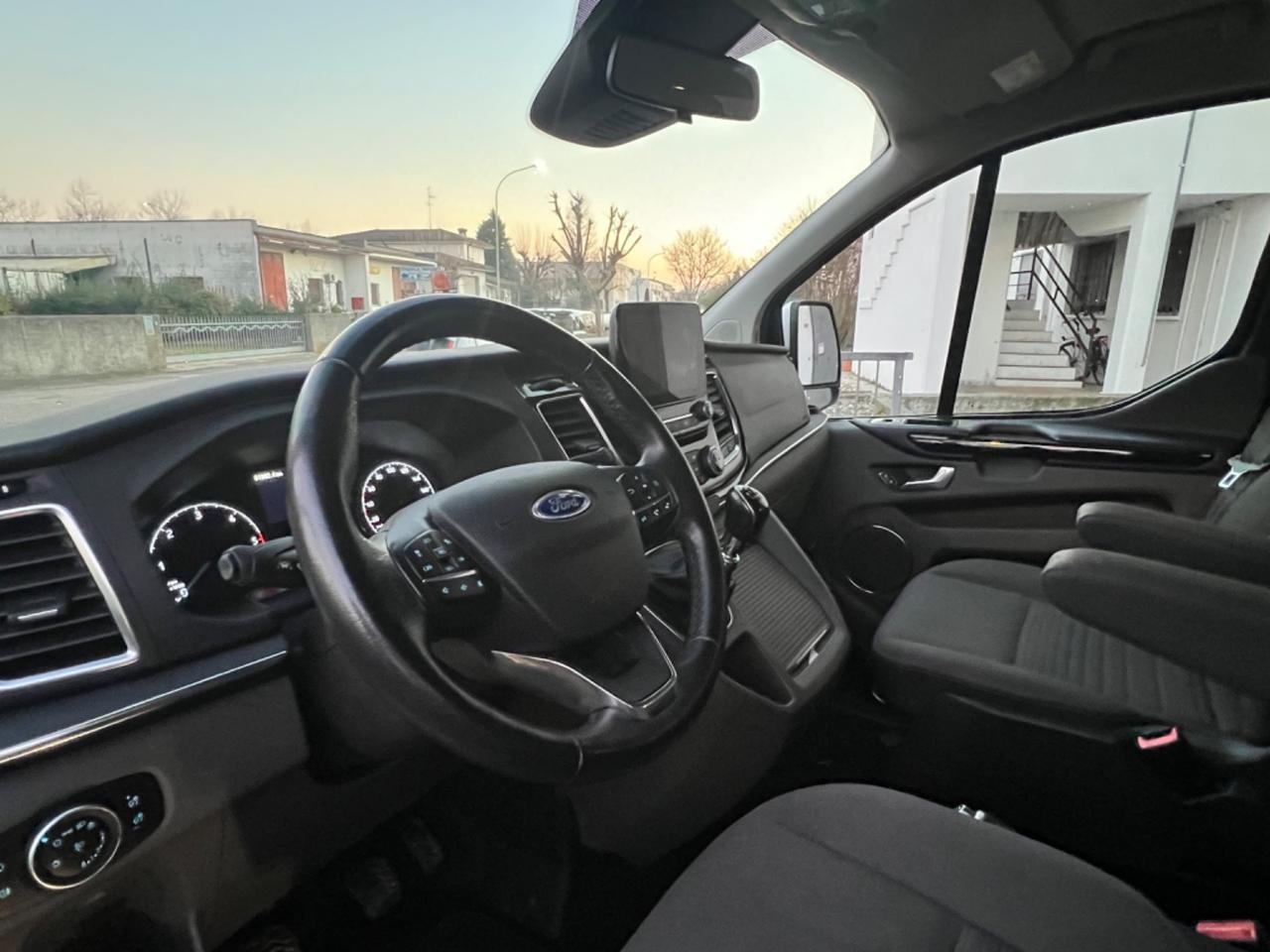 FORD TOURNEO CUSTOM 2.0 DIESEL IBRIDO 8 POSTI UNICO PROPRIETARIO PERFETTO