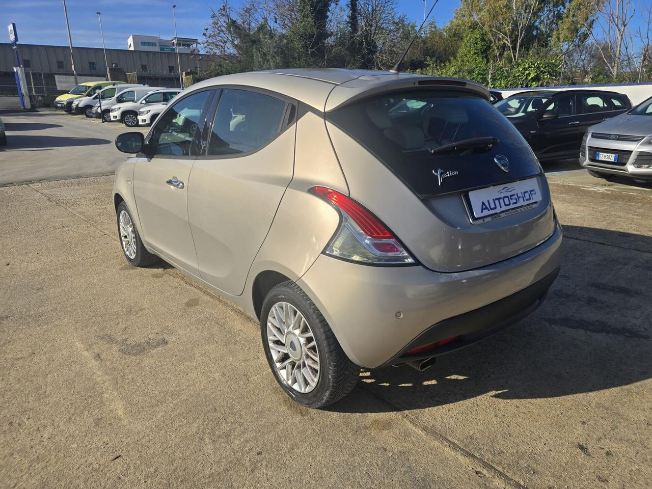 Lancia Ypsilon 1.2 69 CV 5 porte S&S Platinum