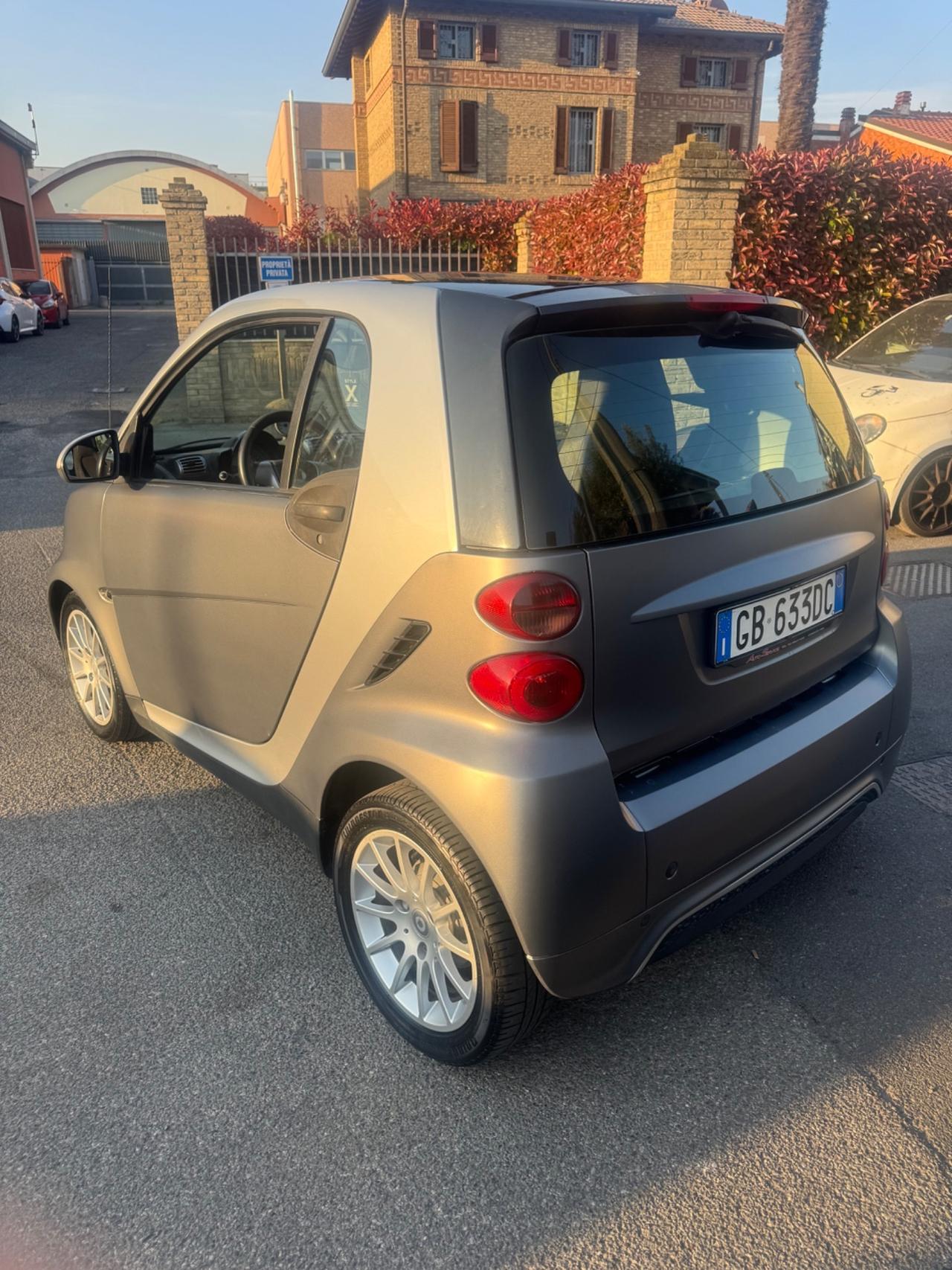 Smart 451 MHD 71cv 52kw euro 5/b ideale x neo patentati