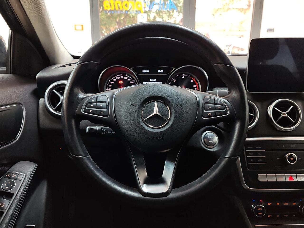 Mercedes-benz GLA 200 GLA 200 d Automatic Executive Black