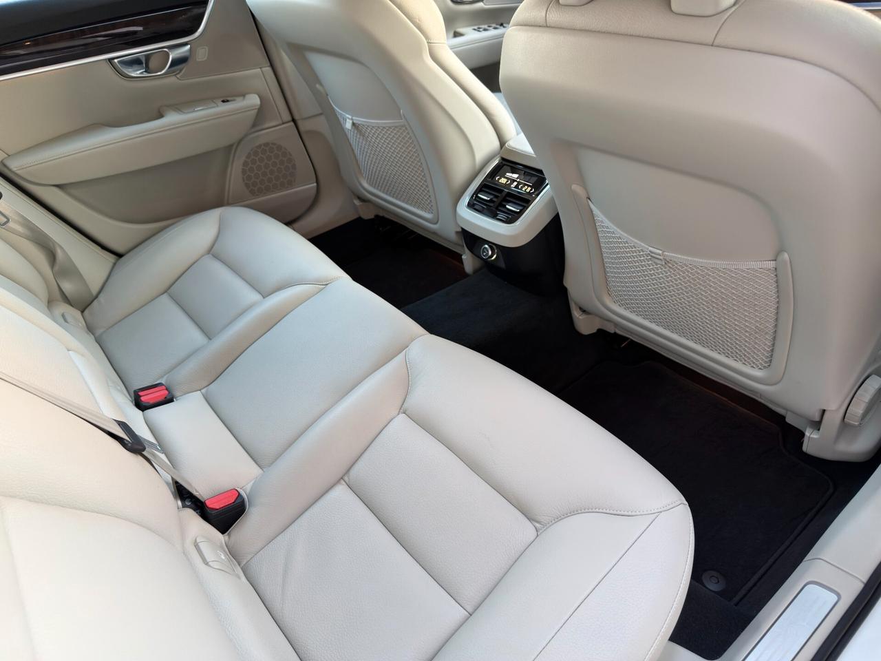 Volvo S90 D5 AWD Geartronic Momentum