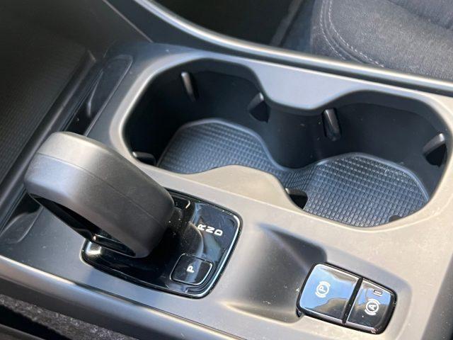 VOLVO XC40 T2 Geartronic Momentum Core