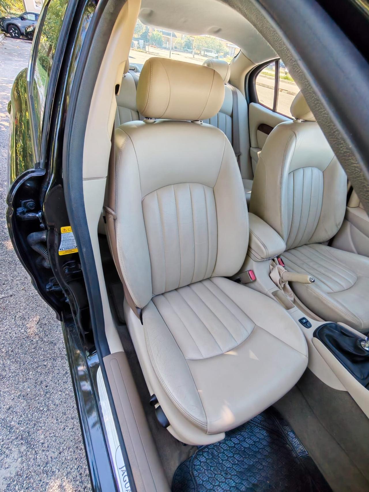 Jaguar X-Type 2.5 V6 24V cat Executive