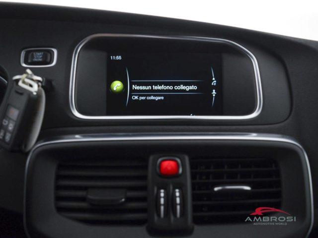 VOLVO V40 D2 R-design