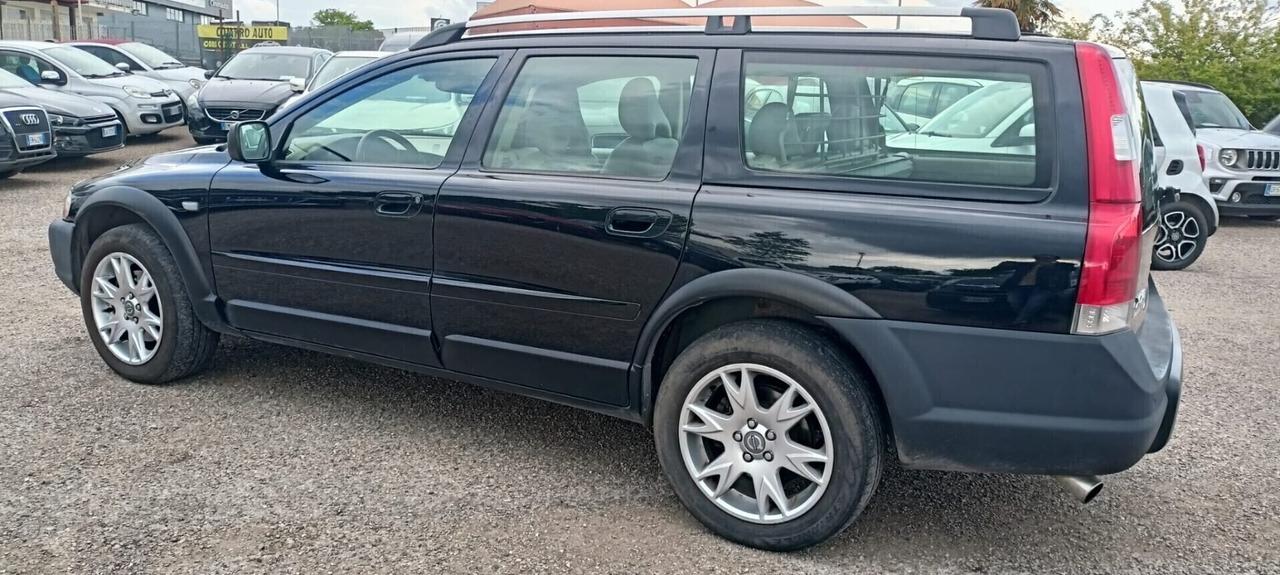 Volvo V70 2.4 D5 AWD cross country