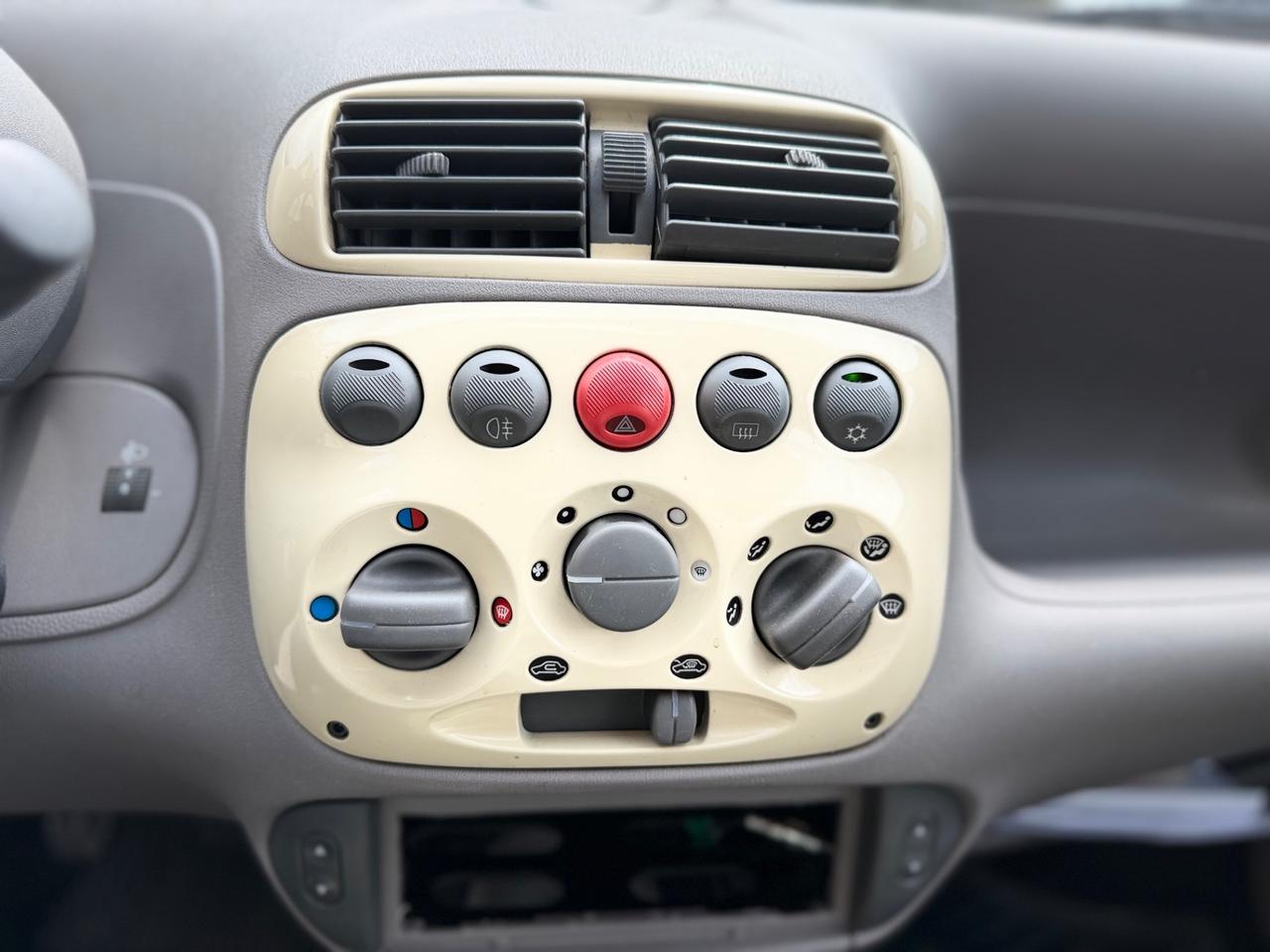 Fiat 600 1.1 aria condizionata e idroguida con soli 90 mila km