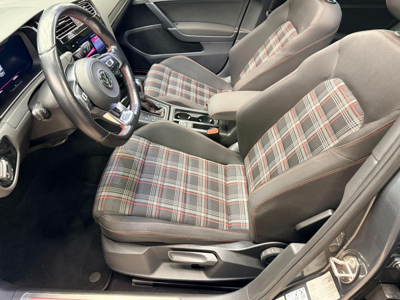 Volkswagen Golf GTI PERFORMANCE TSI 230CV DSG