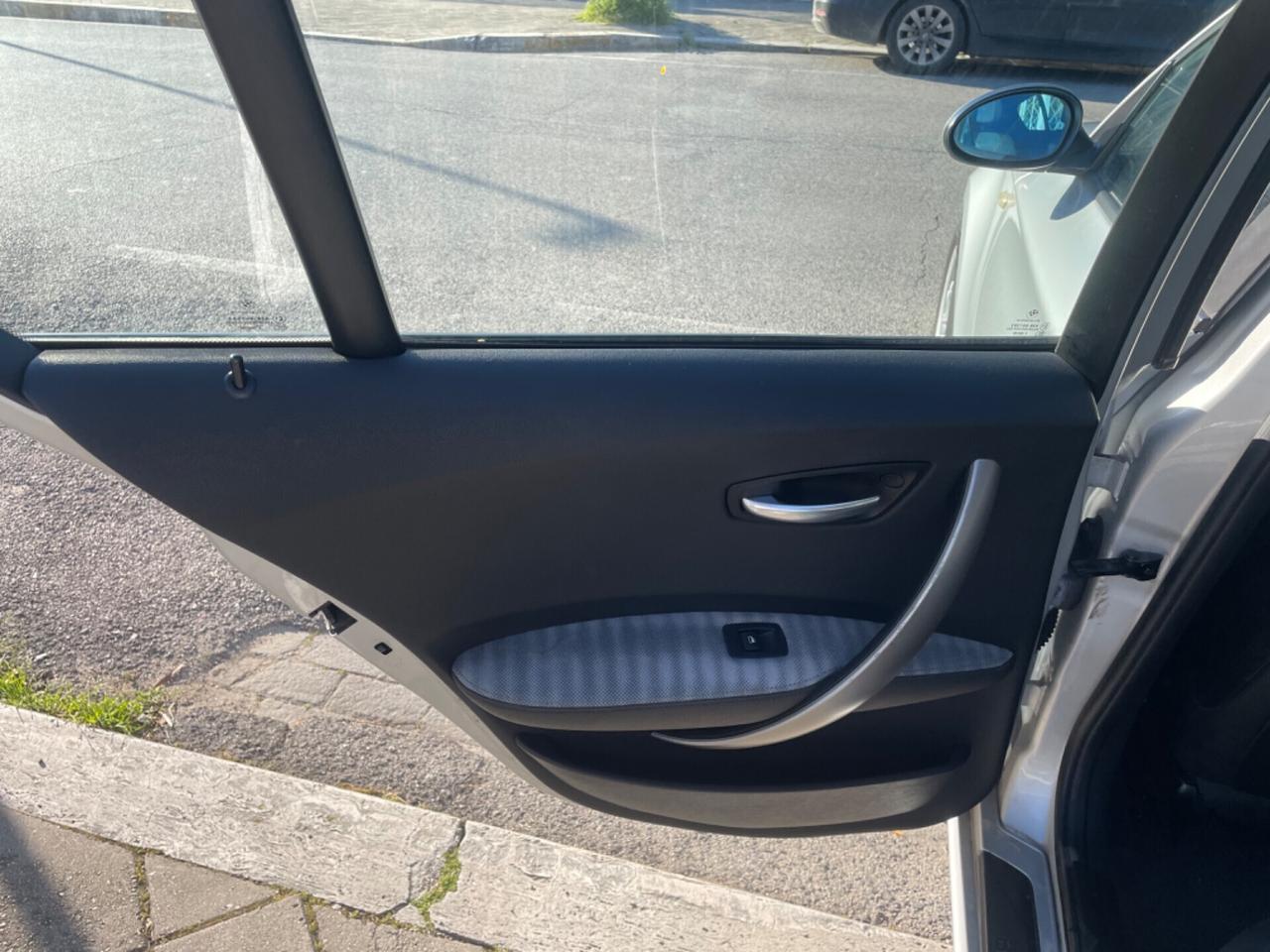 Bmw 118 118d cat 5 porte Attiva