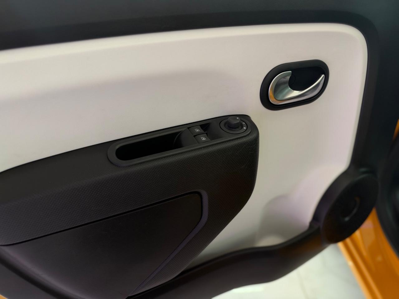 Renault Twingo SCe Intens Full Opt Car-Play