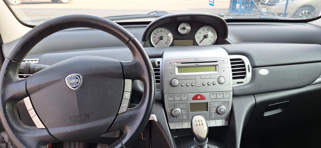 Lancia Ypsilon 1.2 Oro