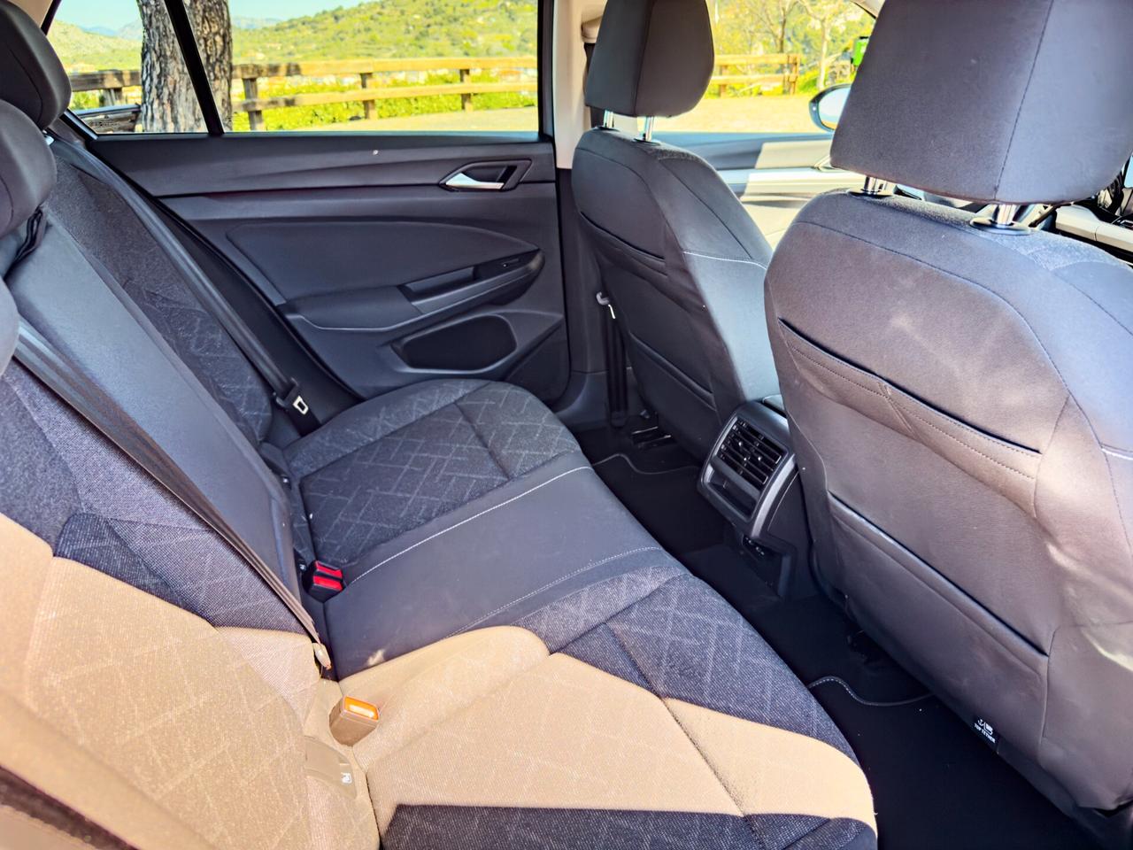 Volkswagen Golf 8 2.0 TDI EVO DSG SCR Life - 2021