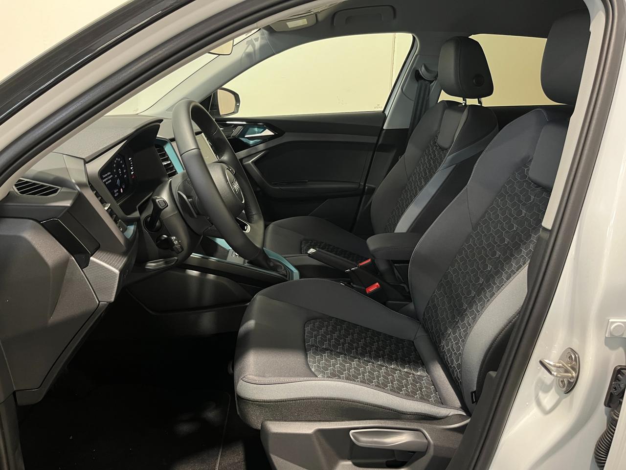 AUDI A1 ALLSTREET 30 TFSI S-TRONIC IDENTITY CONTRAST