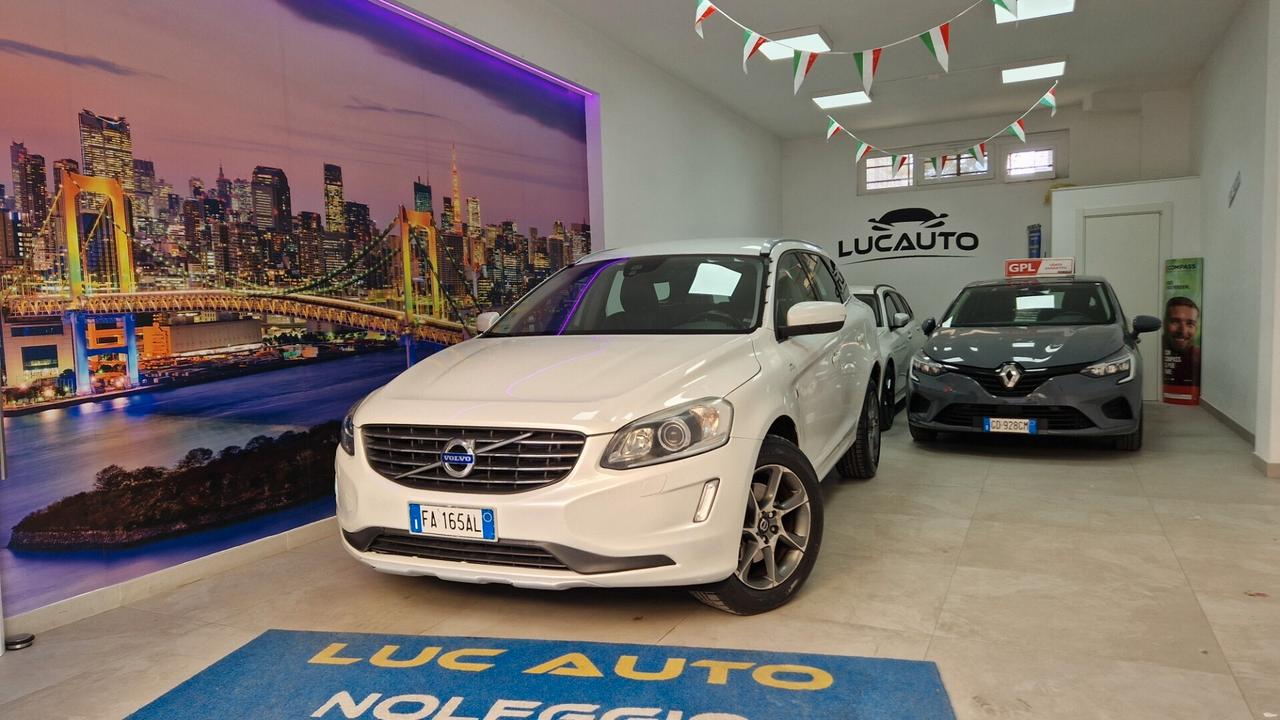 Volvo XC 60 XC60 D4 AWD R-design Momentum