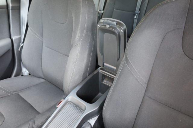 VOLVO V40 D2 2.0d UniPropietario Tagliandata per NEOPATENTAT