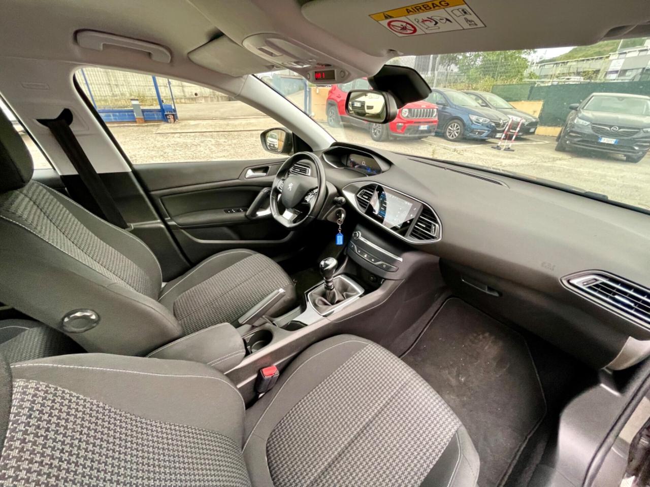 Peugeot 308 BlueHDi 130cv 6m 2021