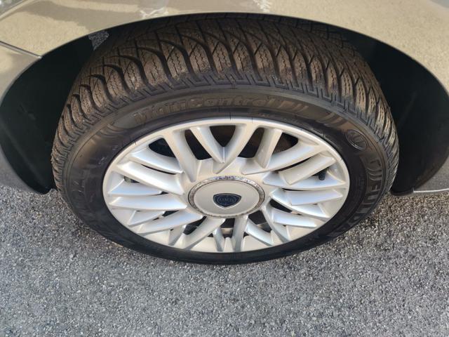 LANCIA Ypsilon 1.2 69 CV 5 porte Gold