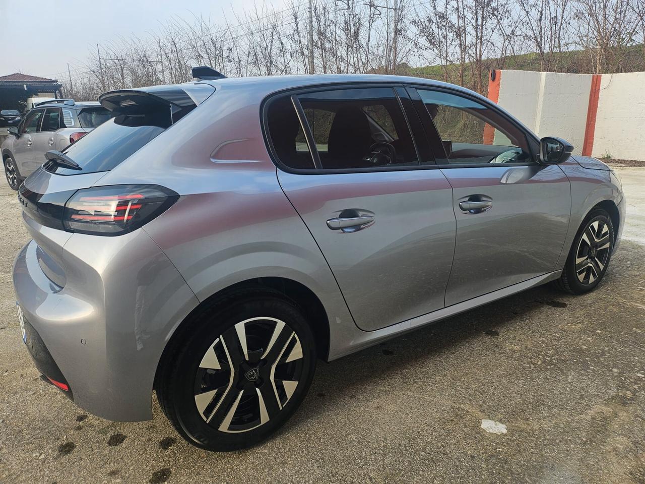 Peugeot 208 PureTech 100 Stop&Start 5 porte Allure