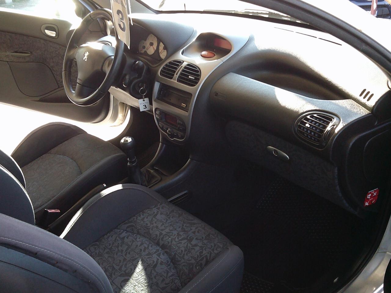 Peugeot 206 1.6 16V CC SOLO KM112000 FULL