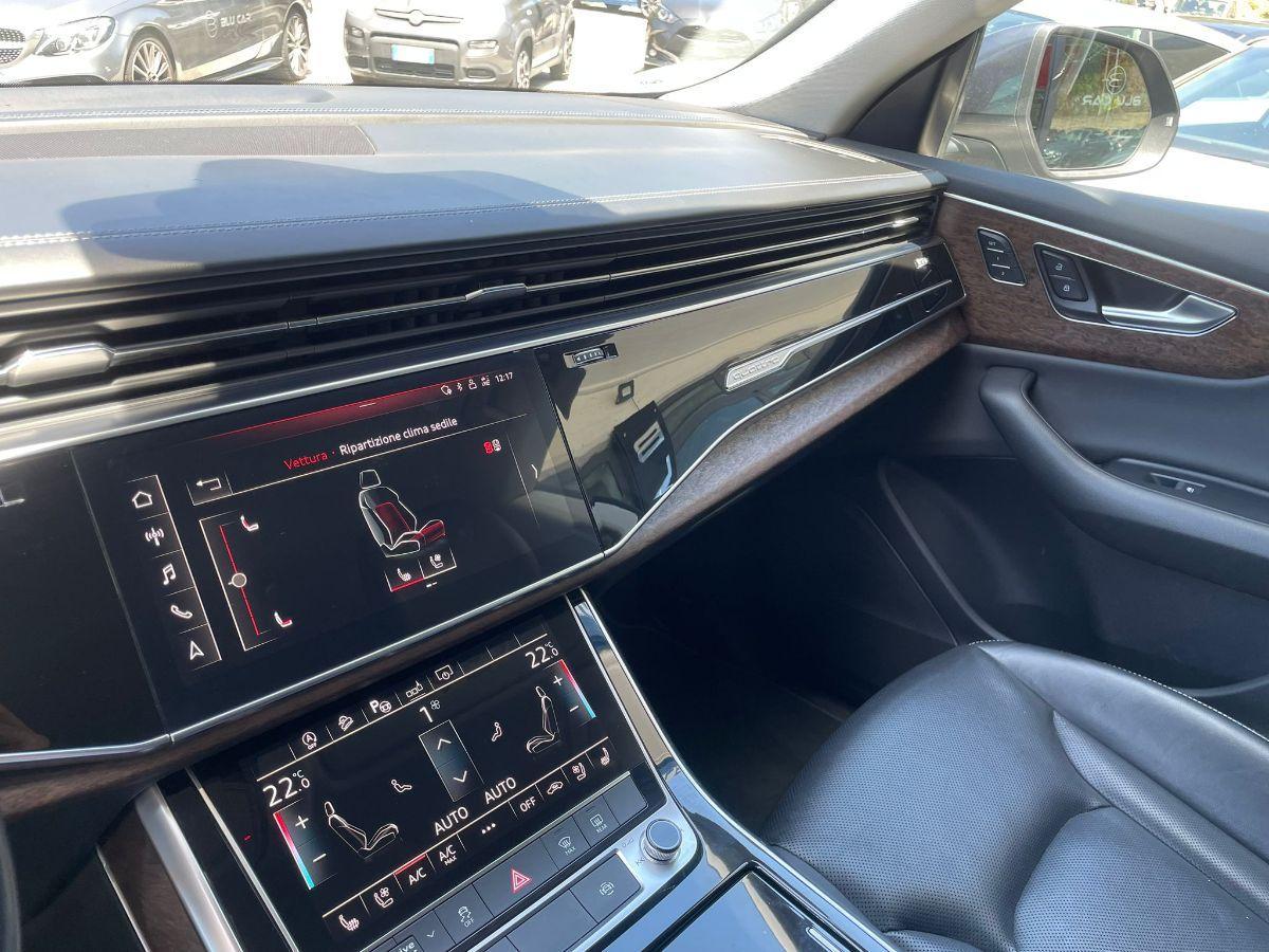 AUDI - Q8 - 50 TDI 286 CV quattro tiptronic Sport