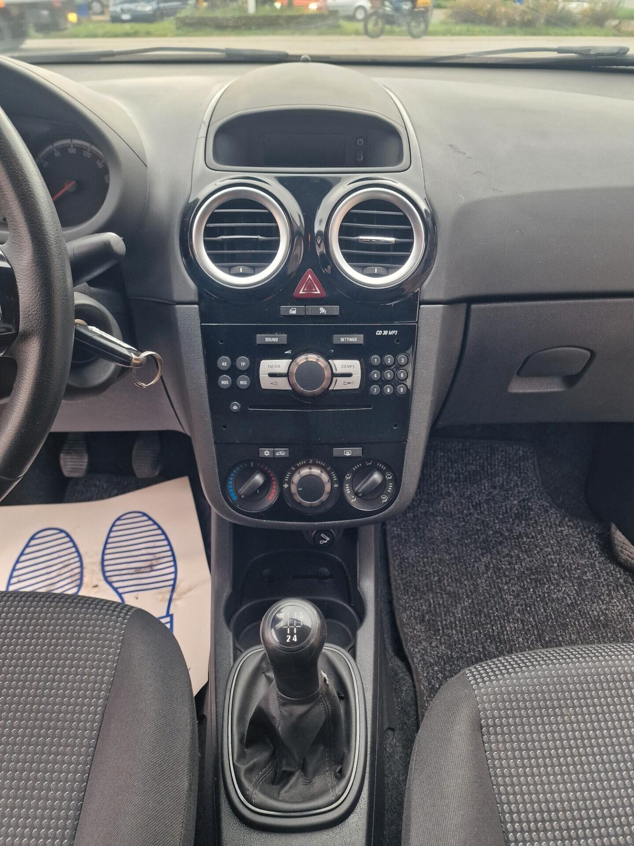 Opel Corsa 1.2 5 porte Club