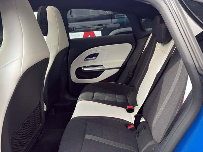 Mercedes-Benz CLA 200 Automatic 4Matic Coupé AMG Line
