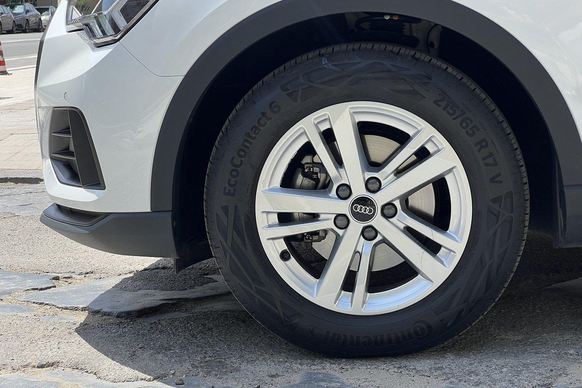 AUDI Q3 35 TFSI Business Advanced