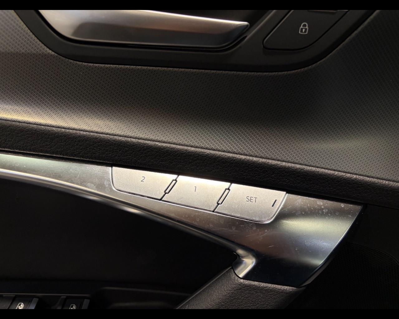 AUDI A6 AVANT 40 TDI S-TRONIC BUSINESS PLUS