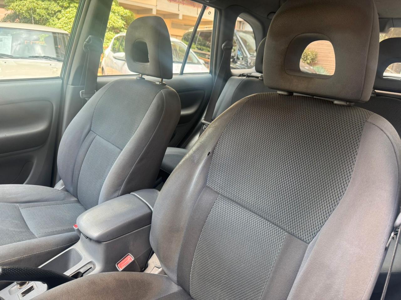 Toyota RAV 4 RAV4 2.0 Tdi D-4D cat 5 porte Sol